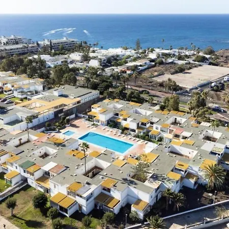 Papagayo * ארונה